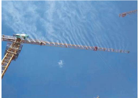 霍邱塔吊喷淋工地塔吊上面装的降尘设备产品