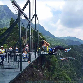 悬崖秋千,刺激的大型户外高空秋千厂家