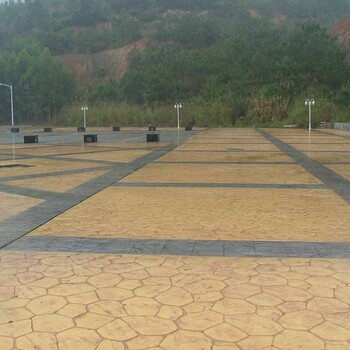 苏州生态彩色透水混凝土地坪·海绵型城市透水路面材料供应