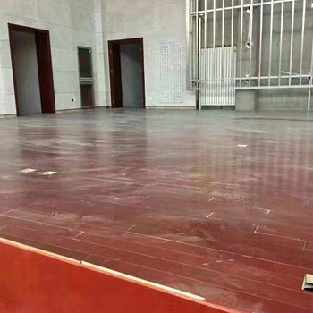四川南充室内剧院舞台木地板安装，胜枫运动木地板