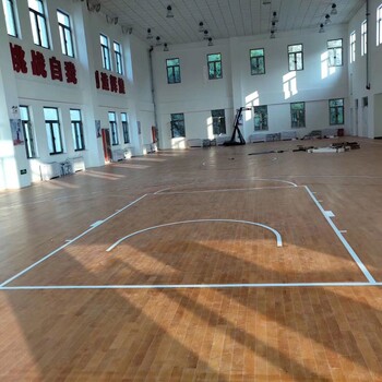 河北秦皇岛双层龙骨木地板铺装，20mm篮球枫木地板报价，运动实木地板厂家，请致电胜枫