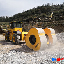 厦门市三边形冲击压路机郑州中航冲击碾压路机指导报价图片