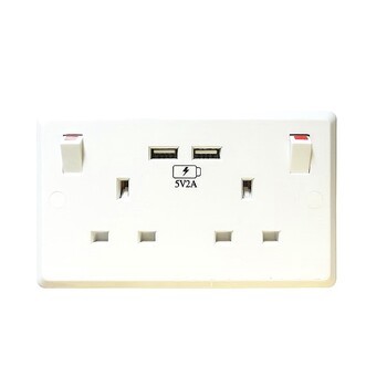 實力廠家批發(fā)5V2A英規(guī)雙USB插座英標白色墻壁插座智能創(chuàng)意插座