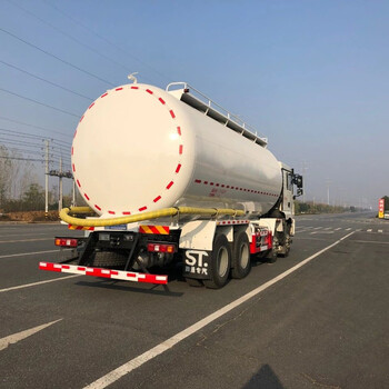 陜汽小四橋28m3散裝物料罐式車,批零兼營陜汽德“龍”8×4國六28方干混砂漿粉罐車掙錢機器