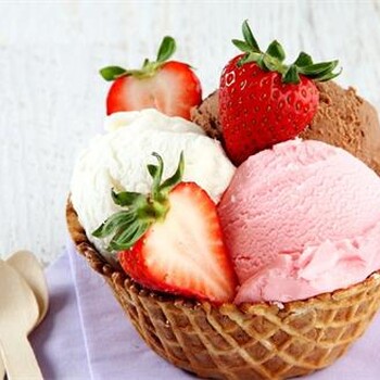 滋趣冰淇淋用心出品每一款都是爱的味道