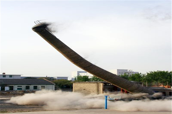 海东地区烟囱拆除公司的做法