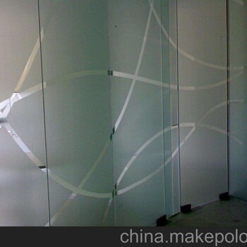 上海普陀区拆装窗户玻璃，玻璃打孔，在窗户上安装换气扇
