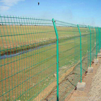 厂家现货批发1.83米双边丝护栏网围栏绿色围网