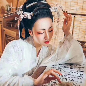 菏澤選化妝學(xué)校注意的問題
