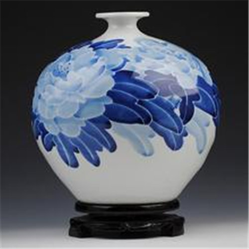 釉下彩瓷器