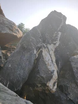 园林工程假山石英德石6黑色太湖石厂家批发就找名富奇石场