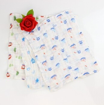朋鴻雅貝比精梳棉口水巾生產廠家，品質過硬，可以根據客戶需求設計加工寶寶口水巾