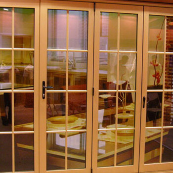 烟台日佳柏莱铝包木门窗铝包木阳光房铜包木门窗前景