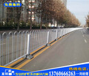 深圳镀锌钢质隔离栏生产厂家乙型市政护栏道路铸铁底座围栏