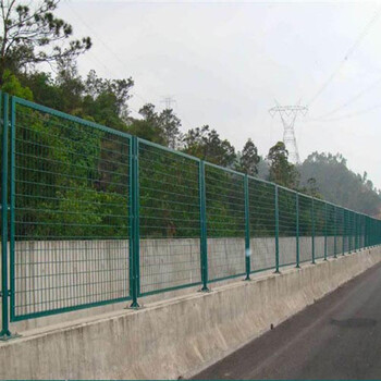中山道路圍欄網(wǎng)價(jià)格三鄉(xiāng)公路護(hù)欄網(wǎng)批發(fā)古鎮(zhèn)公路圍欄網(wǎng)廠