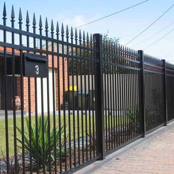 东莞厂区围墙护栏焊接式金属栏杆三横杆锌钢栅栏图片