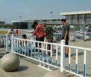 郑州公路隔离围栏高速施工护栏市政建设围栏带广告牌公路护栏厂家直销图片