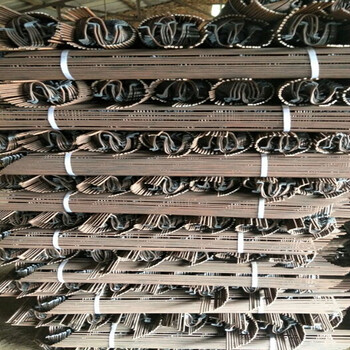 生产铁马登（蹬）建筑工地用钢筋铁马登钢筋支架铁马凳楼梯护角