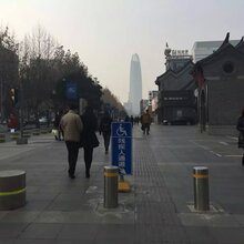 液压一体升降柱,液压升降平台,升降路桩图片
