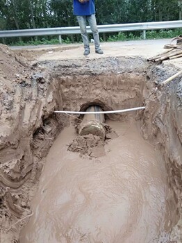 唐山市马路顶管/管道过路打孔拉管/暖气管道过路顶管拉管