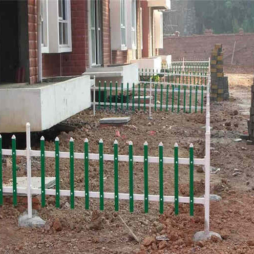 邵阳市送立柱PVC塑钢护栏围栏栅栏草坪护栏颜色可选,样式多