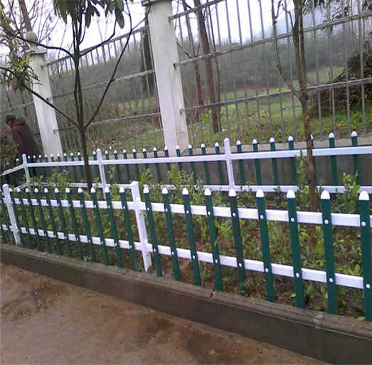 沙洋县塑钢护栏 塑钢围栏厂出售