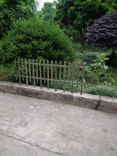 浠水县塑钢绿化栅栏，草坪护栏PVC围栏也可以按要求订做
