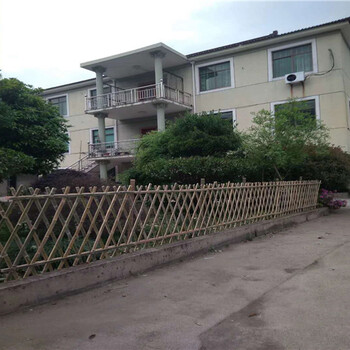 丹凤县室外篱笆围墙草坪院子庭院装饰护栏碳化