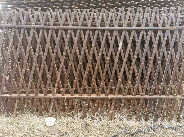 陕西安康平利 竹护栏碳化竹围栏广德碳化木栅栏竹栅栏