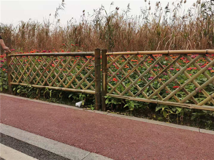 仙桃工业园区竹篱笆绿化护栏竹篱笆户外花园围栏pvc护栏2020年厂家供应
