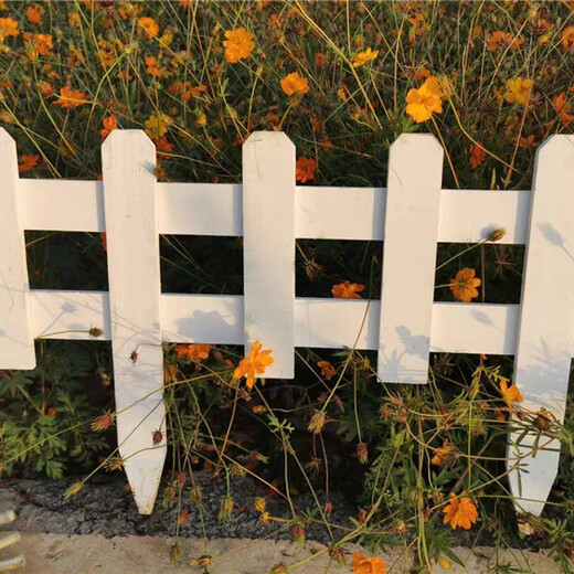 云城区竹篱笆防腐木栏杆绿化带花园栏杆塑钢护栏现货销售