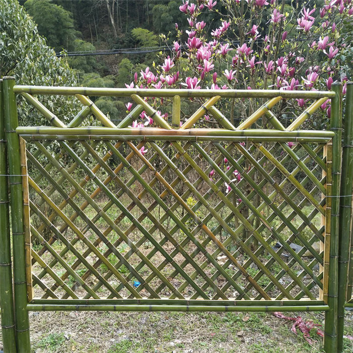 新建 仿竹护栏草坪护栏六安寿县防腐木篱笆围栏竹节围栏