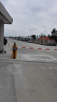 臨清市安裝車牌自動識別道閘