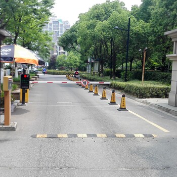 藍帝車牌識別一體機廠家安裝