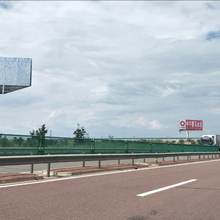宁夏京藏高速中卫立交三面擎天柱广告牌