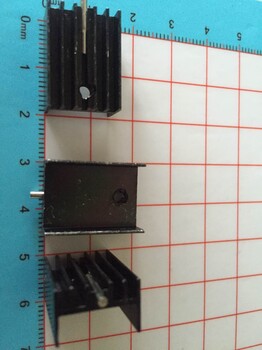 铝制TO-220/7805/12散热片151016/20/22/25/30散热器黑色