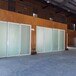 深圳赛勒尔多功能厅包间玻璃移动隔断怎么做全电动屏风门