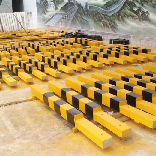 北京警冲标公路标志桩厂家,百米桩
