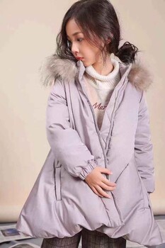 廣州童裝尾貨批發(fā)洛小米18年新款羽絨服