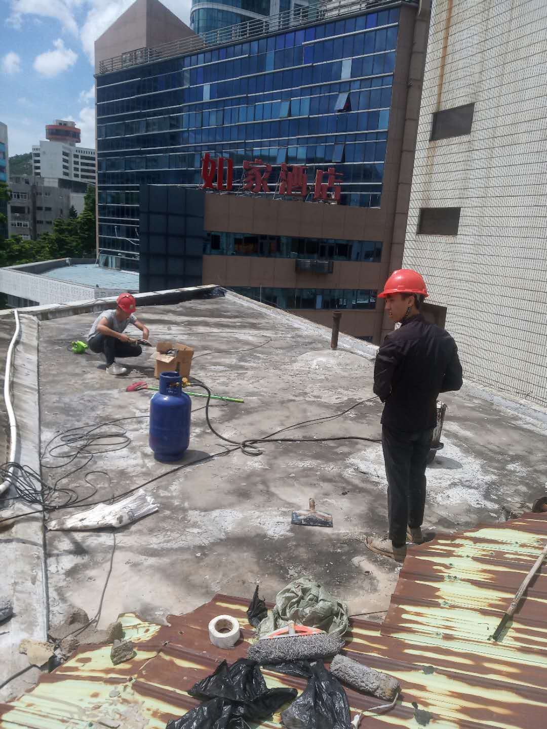 惠州市家庭厨房漏水补漏，博罗防水补漏公司！