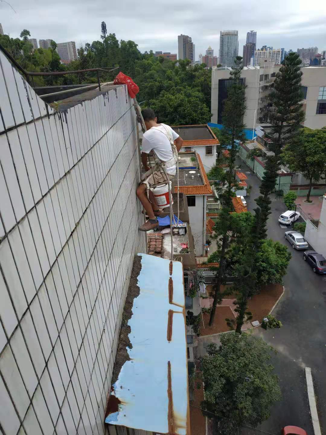 惠州仲恺外墙高空补漏师傅，惠城正规防水补漏公司