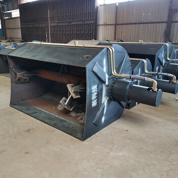徐州鏟車(chē)改裝攪拌斗裝載機(jī)安裝攪拌機(jī)廠家