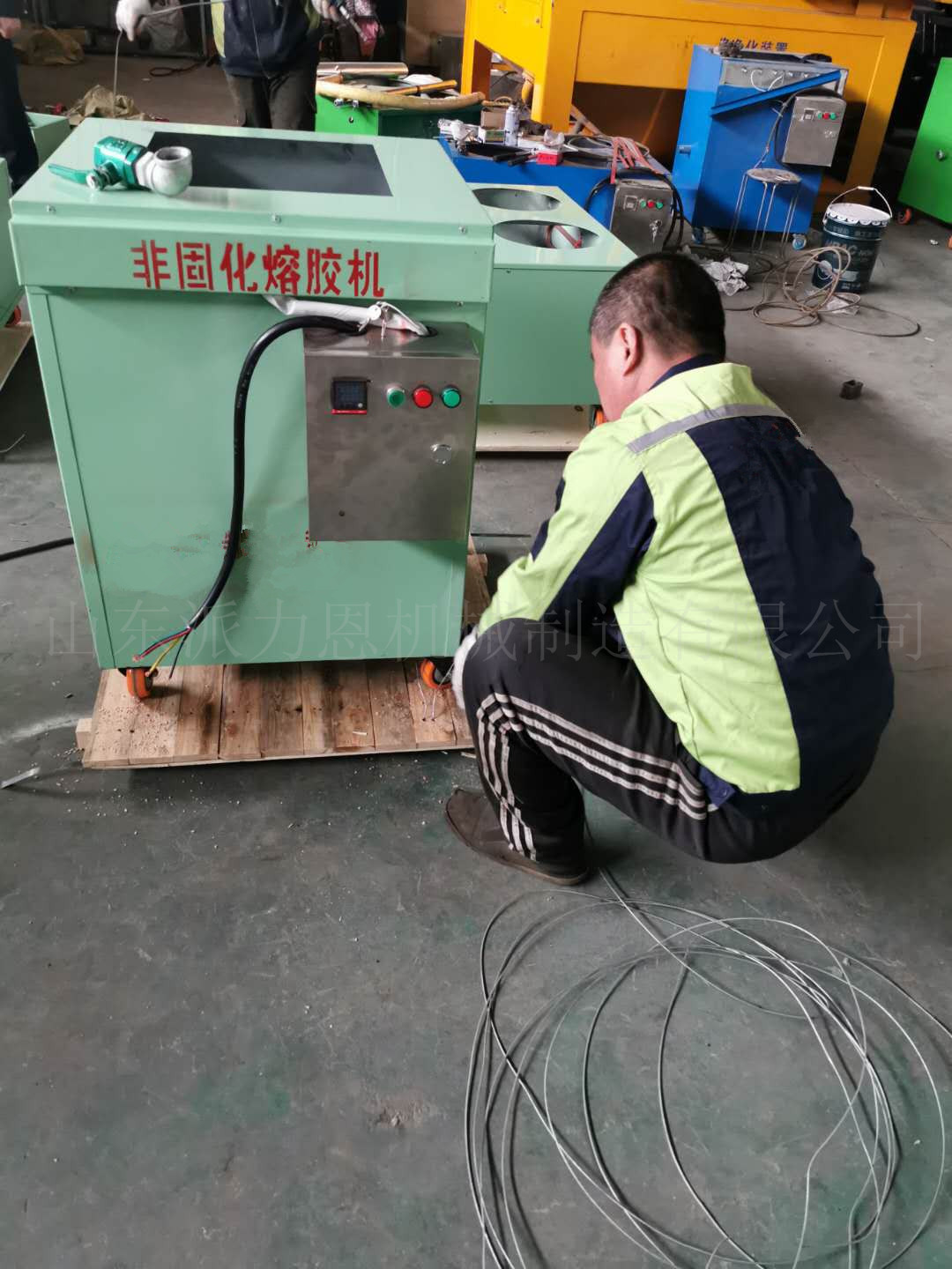 南宁非固化沥青热熔喷涂机生产厂家