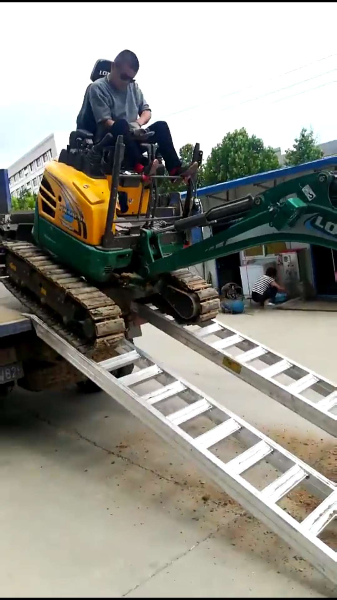 德州市卡特雷沃久保田挖掘机微挖勾机上下货车铝梯爬梯承载4-5吨