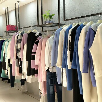 未知未覺時尚大片折扣女裝三標尾貨批發(fā)走份