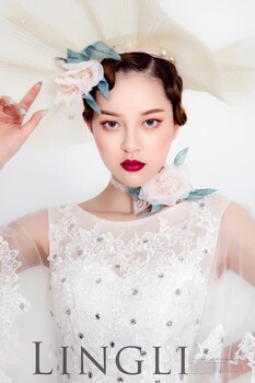 玲麗美學(xué)化妝教程打造一款優(yōu)雅靚麗的伴娘妝