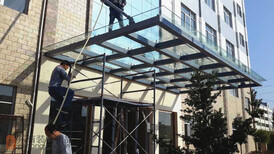 深圳雨棚玻璃更换幕墙玻璃维修更换高层玻璃安装更换外墙玻璃维修更换图片5