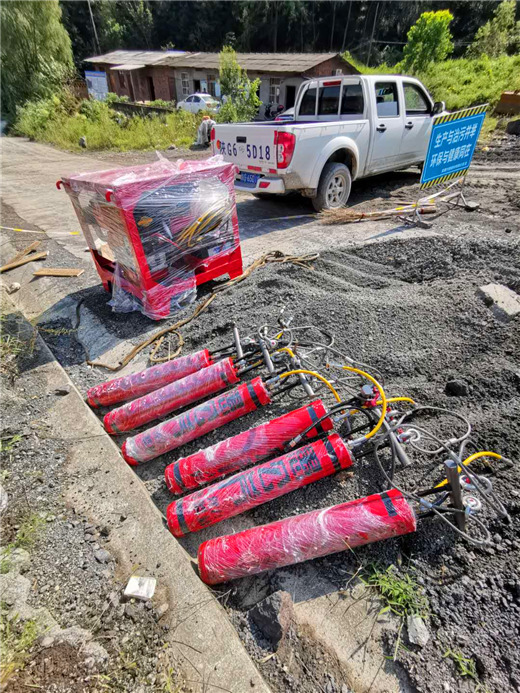 许昌青石矿山开采采用液压膨胀器