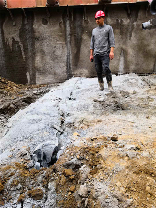 内江大型矿山开采采用液压裂石棒