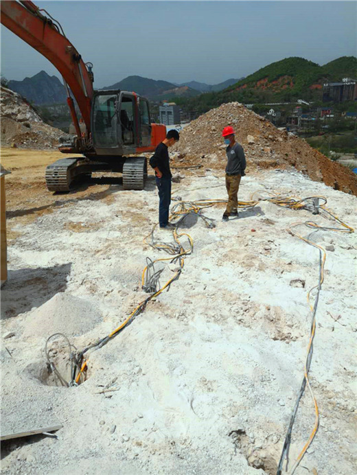 鄢陵县代替挖机炮头使用静爆开石器